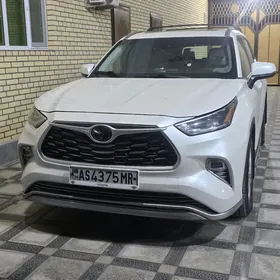 Toyota Highlander 2020