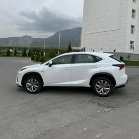 Lexus NX 300 2020