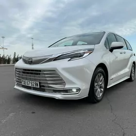 Toyota Sienna 2021