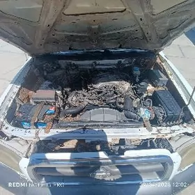 Nissan Pathfinder 1999