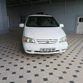 Toyota Sienna 2002