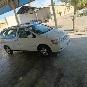 Toyota Sienna 2002