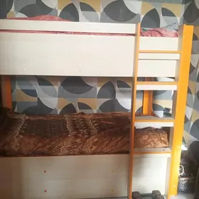 двух ярусный детский  кровать