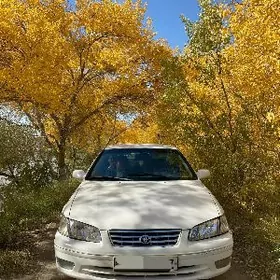 Toyota Camry 2000