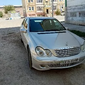 Mercedes-Benz C350 2006