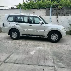 Mitsubishi Pajero 2011