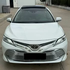 Toyota Camry 2018