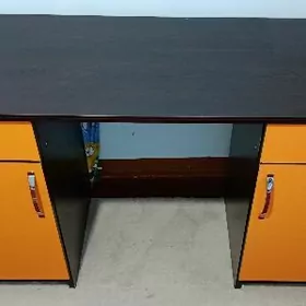 письменный стол