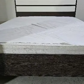 кровать и тримо