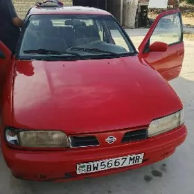 Nissan Primera 1992