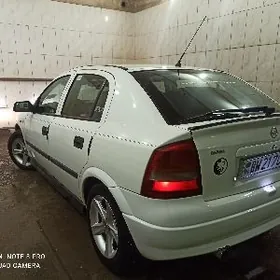 Opel Astra 2000