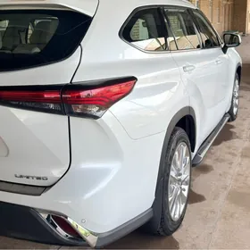 Toyota Highlander 2021