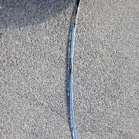 bamperda otyryan Lexus nikil