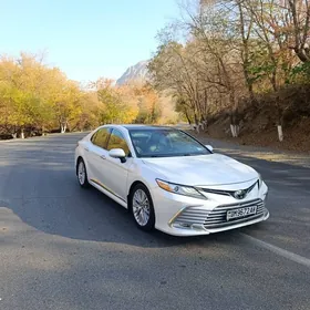 Toyota Camry 2018