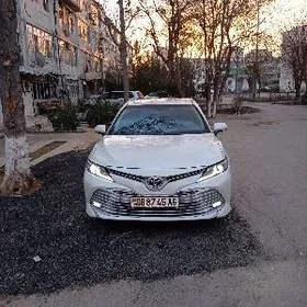 Toyota Camry 2019