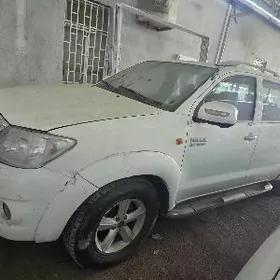 Toyota Hilux 2011