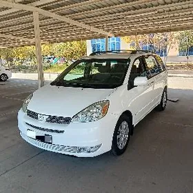 Toyota Sienna 2004