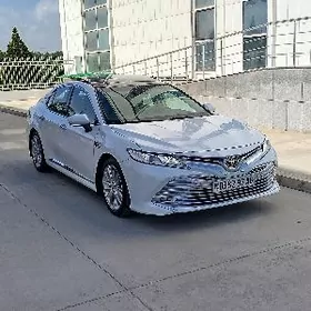 Toyota Camry 2018