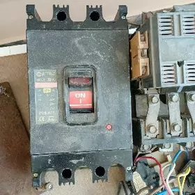 Электрический выключатель