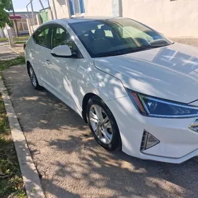 Hyundai Elantra 2020