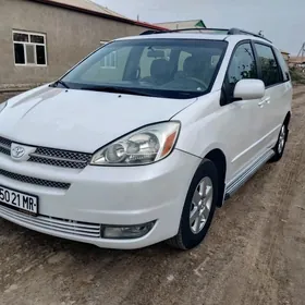 Toyota Sienna 2004