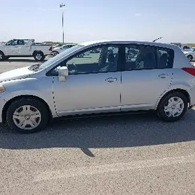 Nissan Versa 2011
