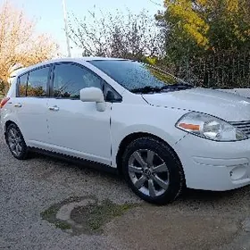 Nissan Versa 2012