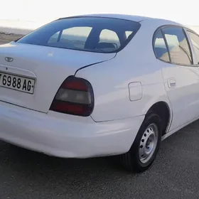 Daewoo Leganza 1998