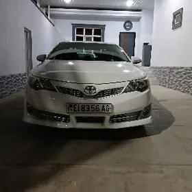 Toyota Camry 2014