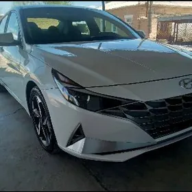 Hyundai Elantra 2022
