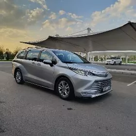 Toyota Sienna 2021