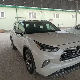 Toyota Highlander 2021