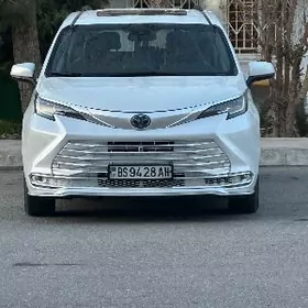 Toyota Sienna 2022