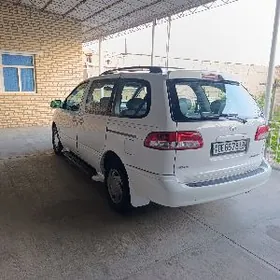 Toyota Sienna 2003