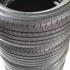 235/45/18/ Bredistone 23Ý