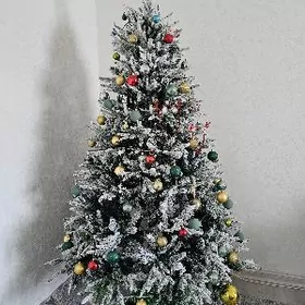 Елка в отличном состоянии