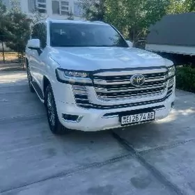 Toyota Land Cruiser 2023