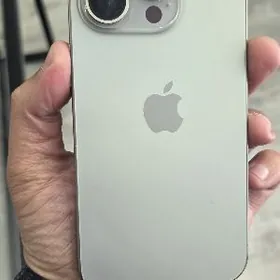 iPhone 15 pro Titanium
