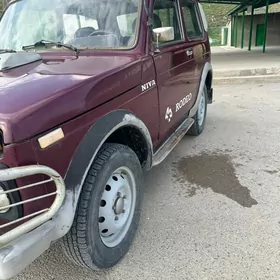 Lada Niva 2000
