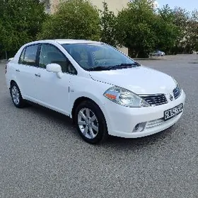 Nissan Tiida 2008