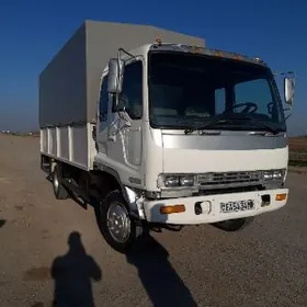 Mitsubishi Canter 2000