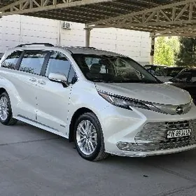 Toyota Sienna 2021