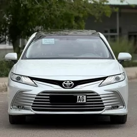 Toyota Camry 2024