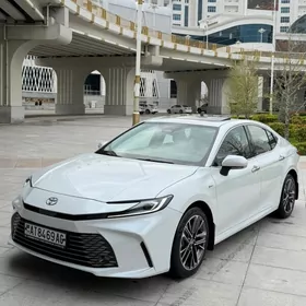 Toyota Camry 2025