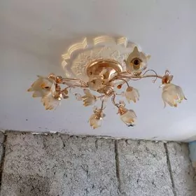 Люстры 4 штуки