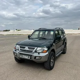 Mitsubishi Pajero 2002