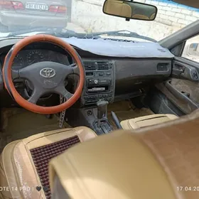 Toyota Corona 1995
