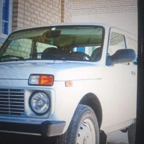 Lada Niva 2015