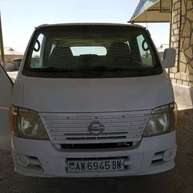 Nissan Urvan 2009