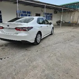 Toyota Camry Hybrid 2022